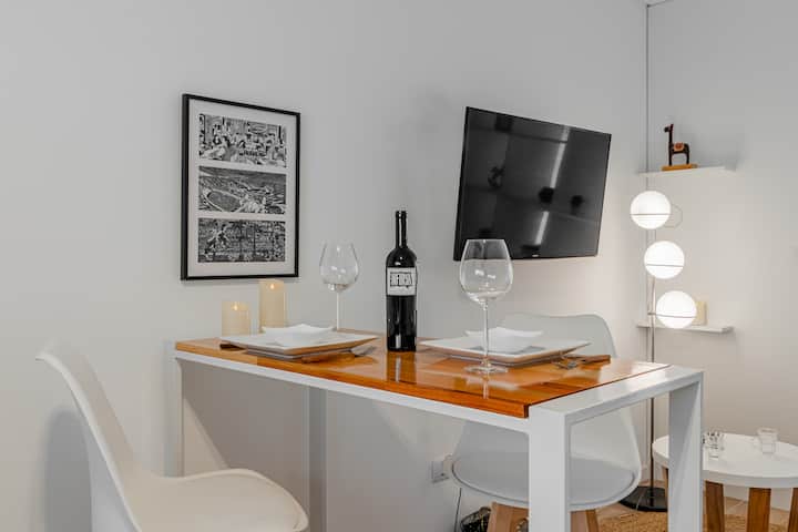 Kitnet mobiliada com varanda em Palermo Hollywood