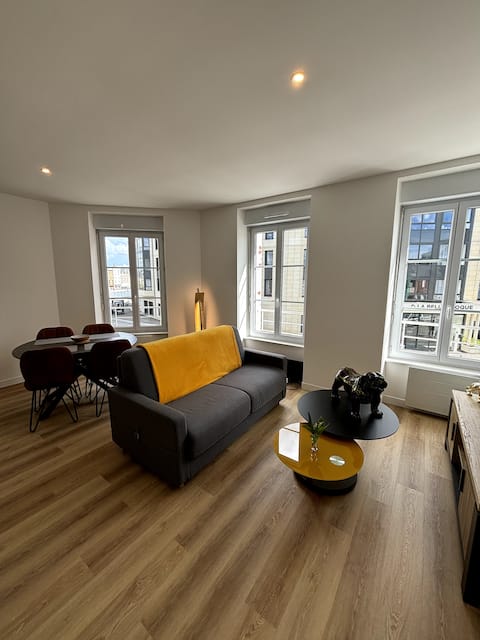 Popular Airbnb listing: Bright 2-room apartment in the center of Dinard in Dinard