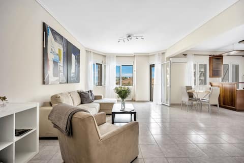 Lovely central apartment by the sea!