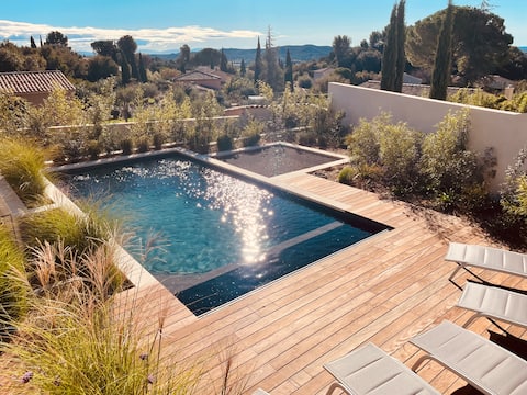Villa with pool between Avignon and Nimes