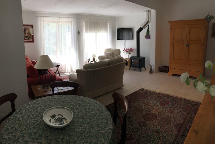 Charming House, 2 Double Bedrooms With En-suites. - Axat