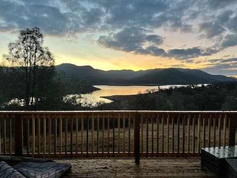 Lake house with peace and quiet