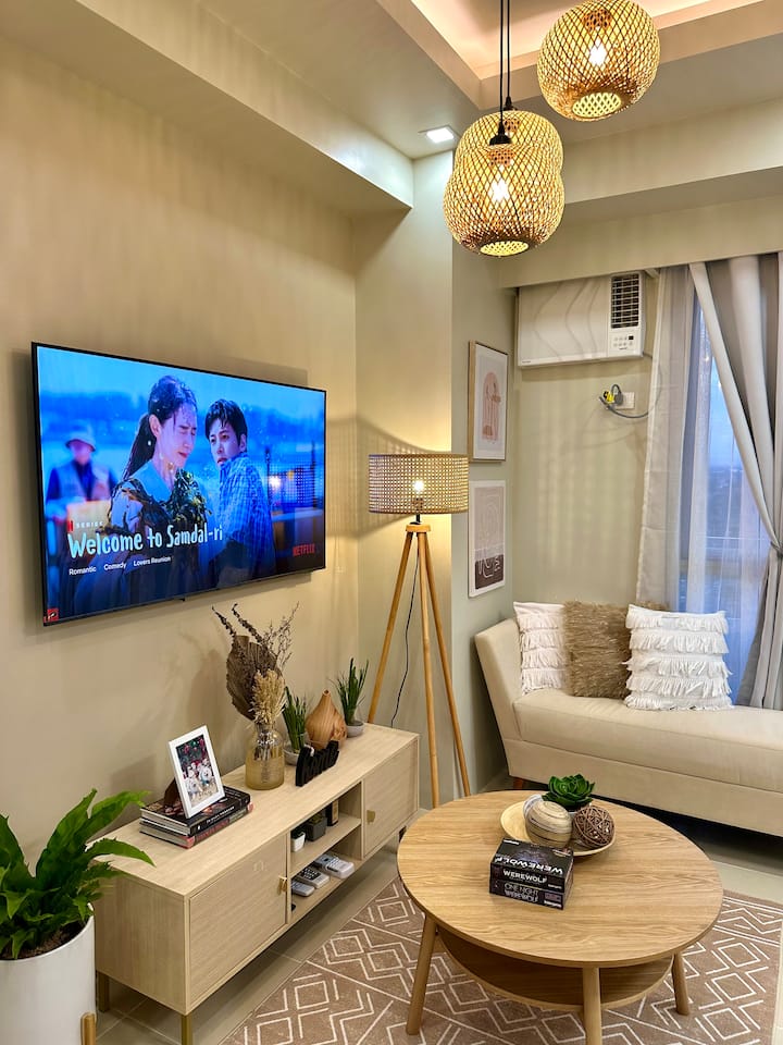 Stylish Executive Studio At The Palladium - Iloilo City