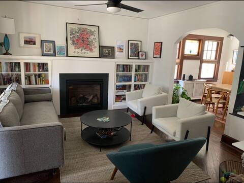 Sweet retreat in Maplewood!
