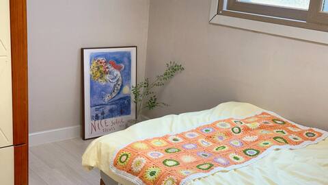 [Breakfast O/Friend's House] Cozy and cute seaside village accommodation # Family # Couple # Friends # Netflix