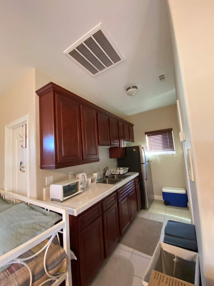 The Paradise Villa - Apple Valley, CA