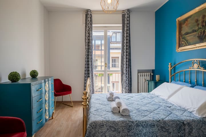 Spacious apt.3 balconies – near Garibaldi/Isola