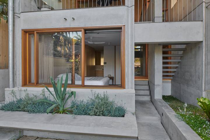 Stunning 3-BR Architectural Gem gallery image 2