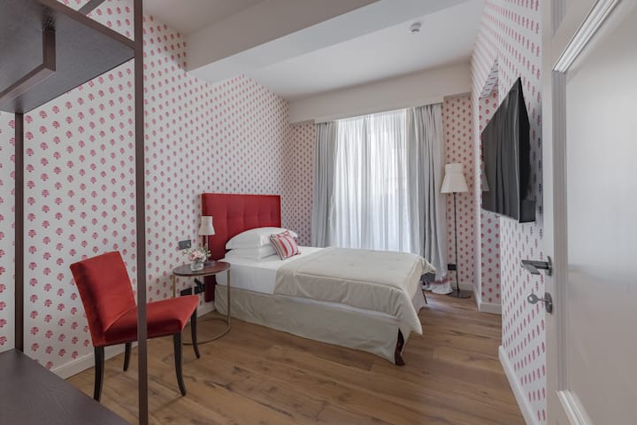 ห้องพัก #3 พร้อมเตียงครึ่งหนึ่งห้องน้ำในตัว