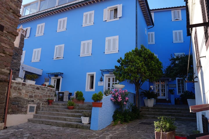 Saracino: Camera Matrimoniale - Capraia Isola