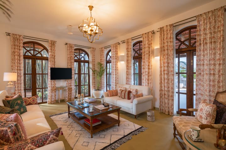 Living room image 3
