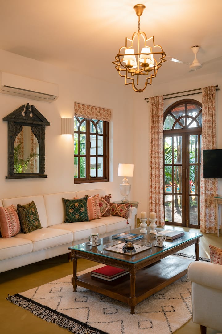 Living room image 7