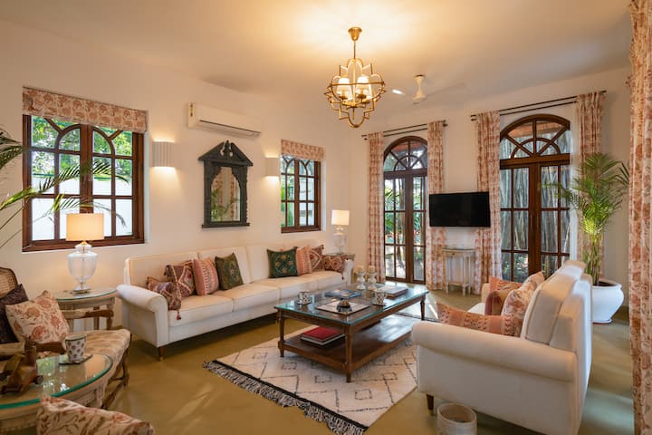 Living room image 4