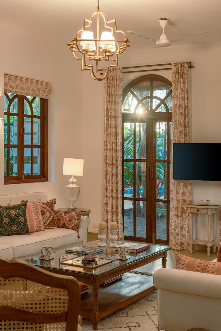 Living room image 8