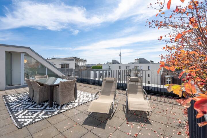 Airbnb Berlin Penthouse + Roof Terrace + Parking! gallery image 2