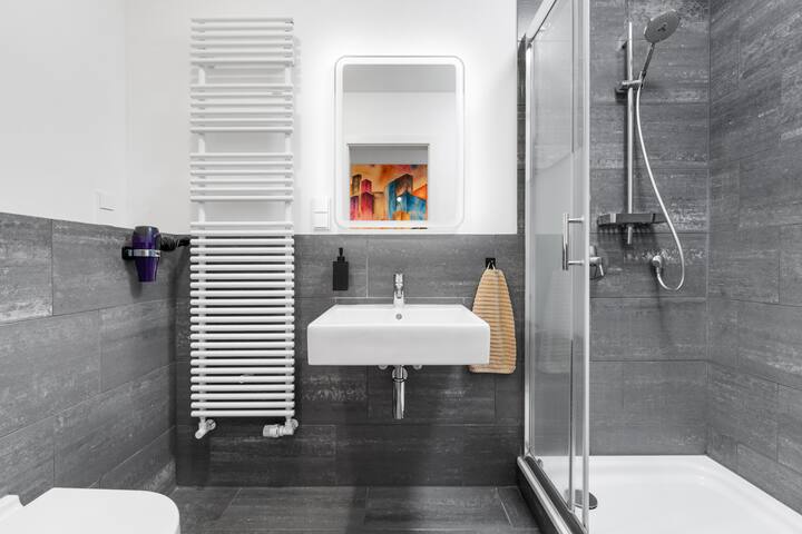 Airbnb Berlin Penthouse + Roof Terrace + Parking! gallery image 4