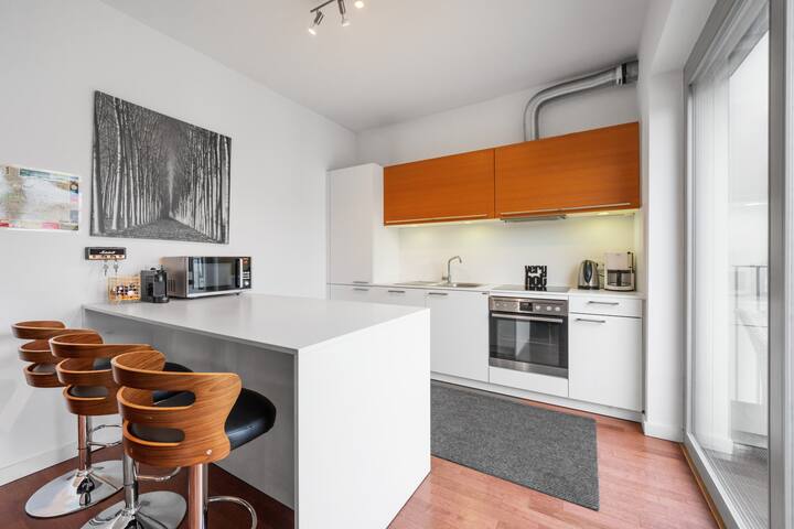 Airbnb Berlin Penthouse + Roof Terrace + Parking! gallery image 5