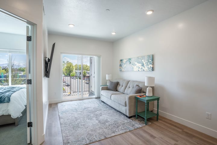 New Downtown Provo | Center Street | Easy Access - Utah Lake State Park, Provo