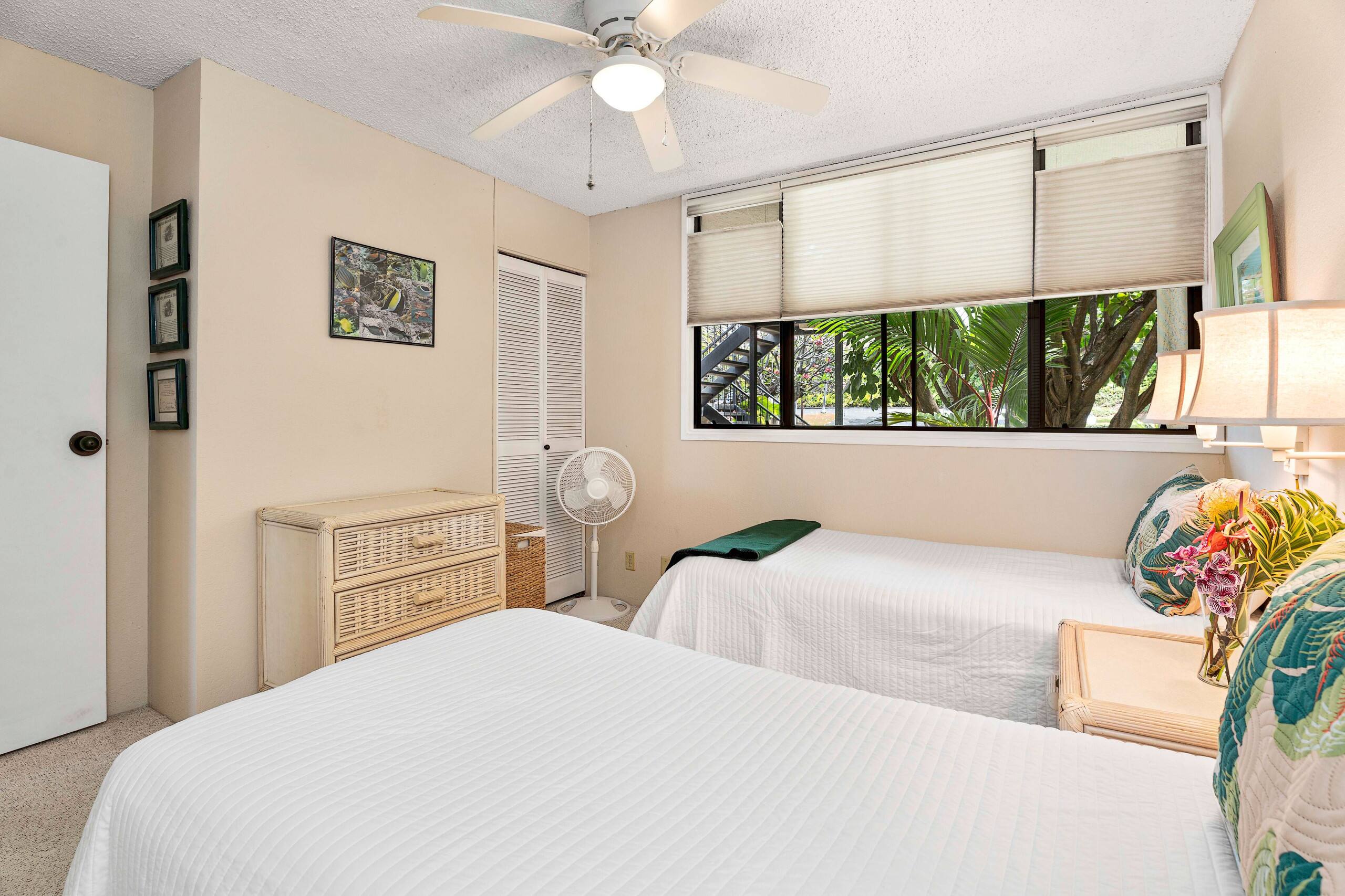 Condo in Kailua-Kona · ★4.92 · 2 bedrooms · 2 shared baths - Image 24