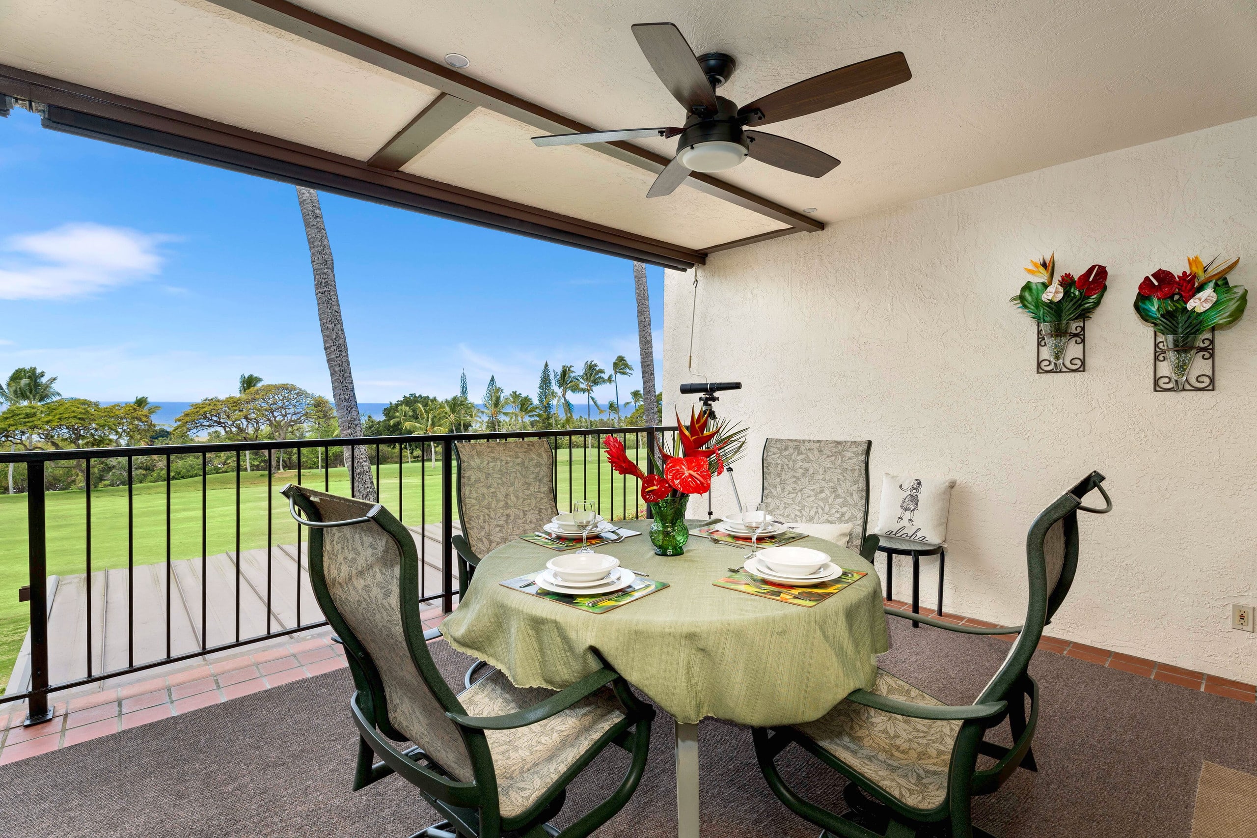 Condo in Kailua-Kona · ★4.92 · 2 bedrooms · 2 shared baths - Image 4