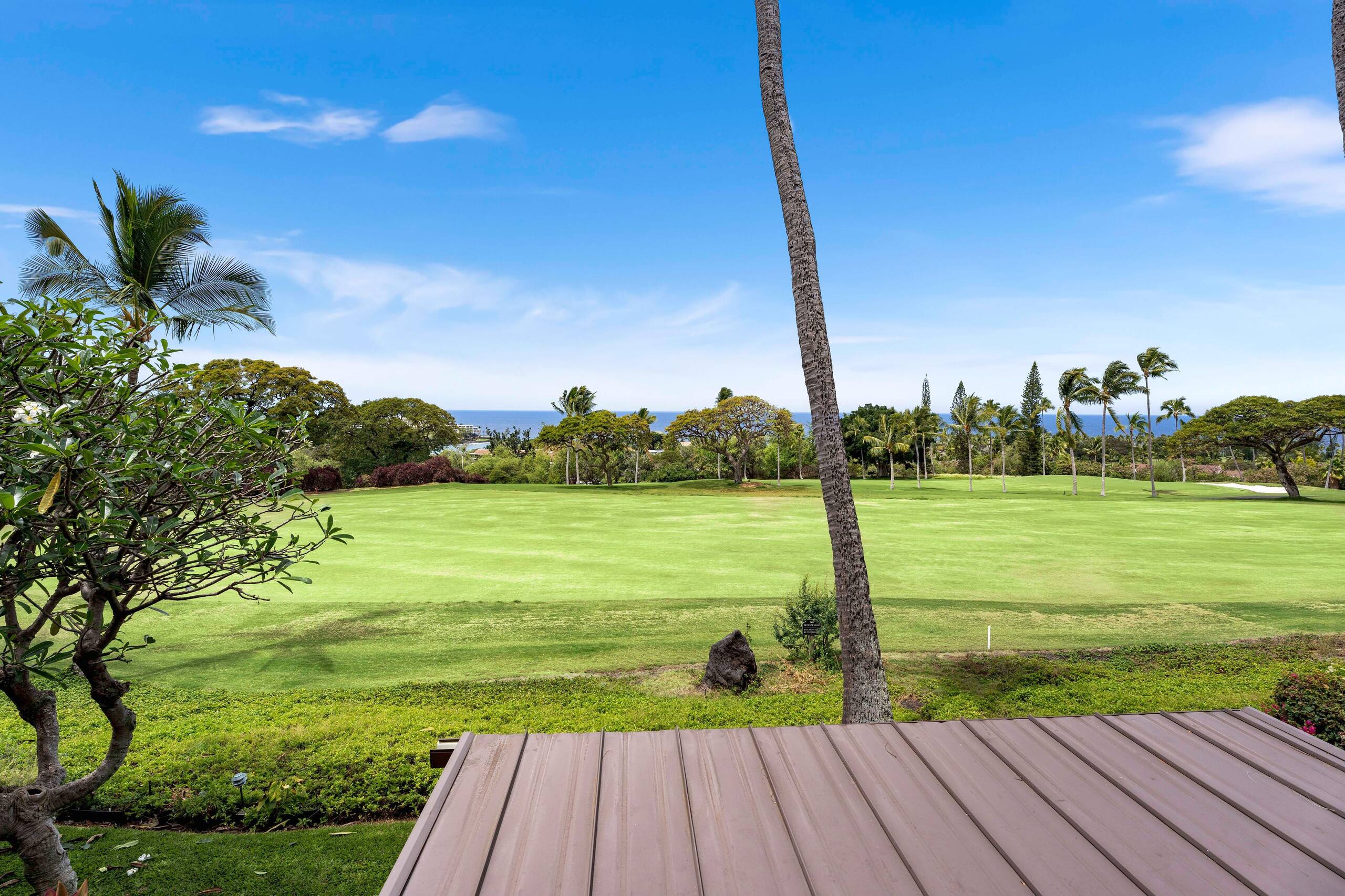 Condo in Kailua-Kona · ★4.92 · 2 bedrooms · 2 shared baths - Image 28