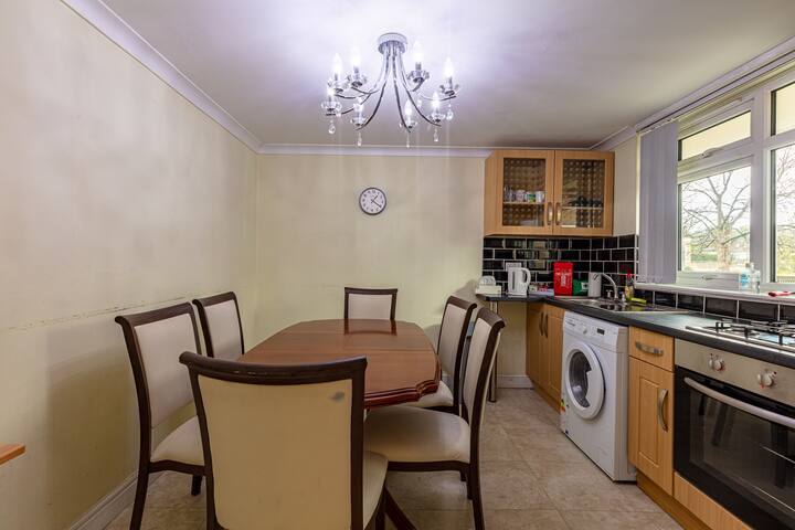 Bramley 2 Room Plus Kitchen Suite gallery image 2