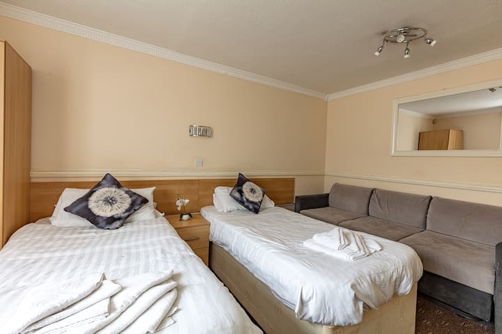 Bramley 2 Room Plus Kitchen Suite