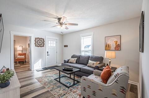 Modern 2 BR Apartment in Troy