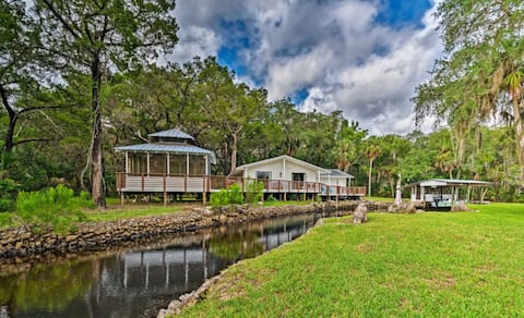 Three Acre Waterfront Retreat with Kayaks