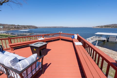 Waterfront w/ Pvt Dock! 6 Bed/4 Bath, Sleeps 18!