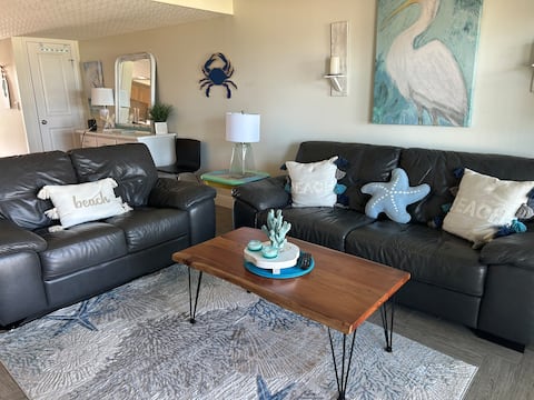Popular Airbnb listing: No hurricane damage to unit! On the Gulf! in Indian Rocks Beach