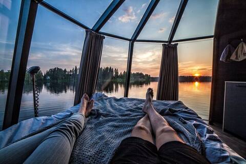 Lakeside Igloo-house with minispa,sauna,jacuzzi