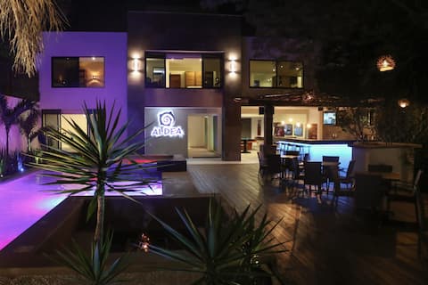 Master suite+2 Rooms 6px+Pool w/Jacuzzi