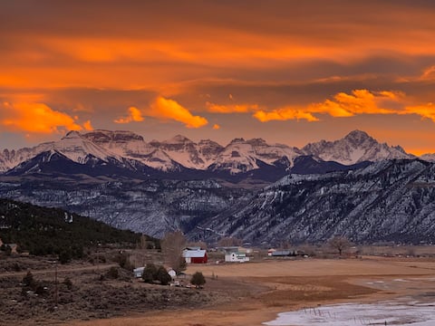 Successful Airbnb property: Start your adventures from here... in Ouray