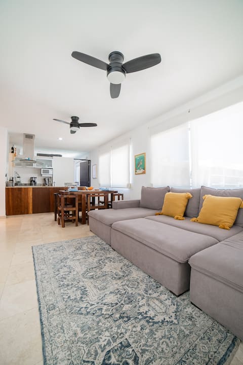 Top performing Airbnb: Super central ph2 br with private Rooftop +jacuzzi in Quintas Del Carmen