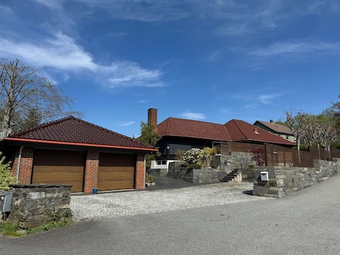 ONS - Large, great house. Walking distance