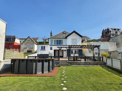Large capacity detached house sea view