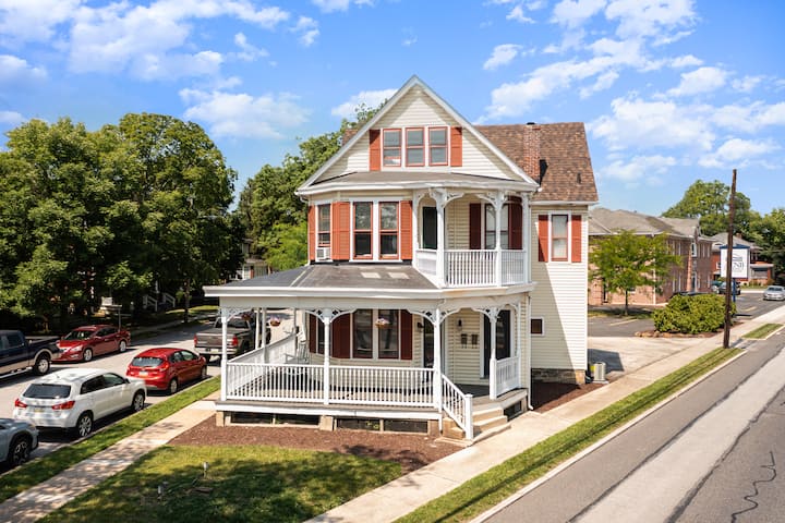 Gettysburg home w/ parking & game room