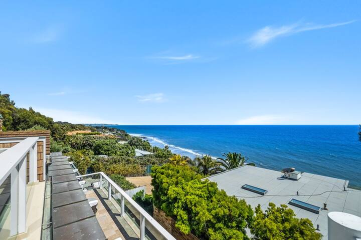 Bluff House-Gated w/Ocean View Deck & Beach Access gallery image 2