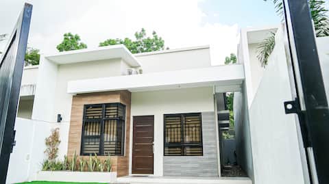 Cozy 2BR Bungalow House in Naga