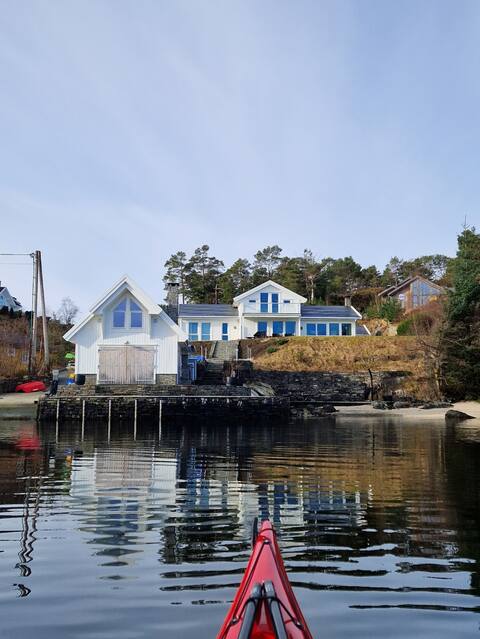 Idyllic summer place at the shore of the lake.