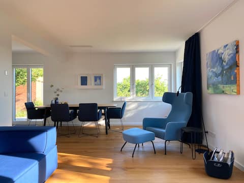 Popular Airbnb listing: Designer idyll with sea view - entire house in Husum