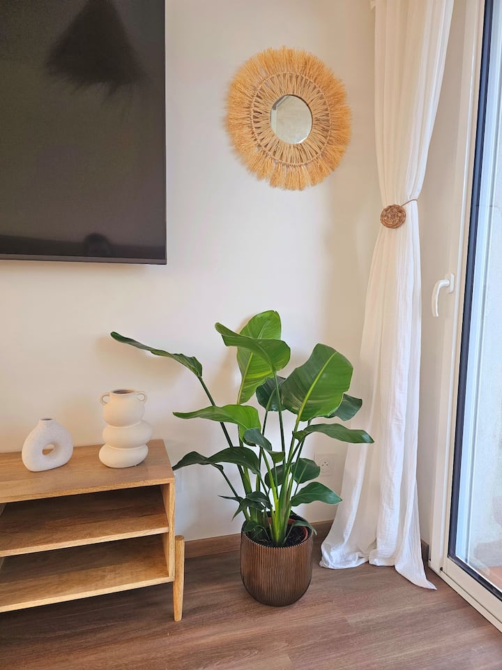 Chambre Bali • Vue Piscine & Petit-déjeuner - La Roche-sur-Yon