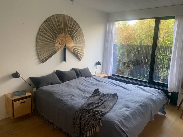 Villa-Oasis close to downtown gallery image 5