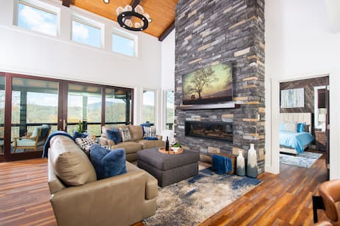 Successful Airbnb property: One of A Kind Modern Luxury | Grandfather Mnt View in Blowing Rock
