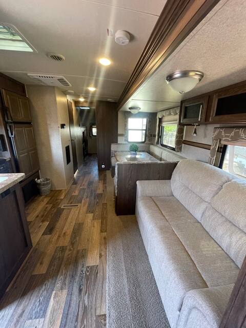 camper RV(1)/private entrance