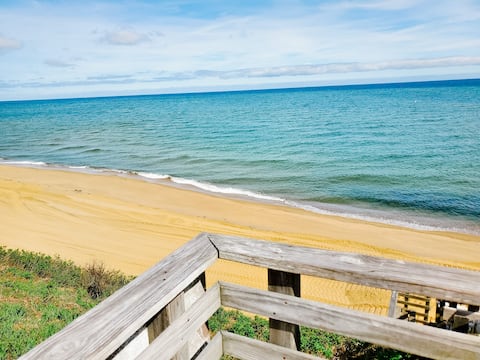 Top Airbnb: Cozy Cottage - Maushop Village. in New Seabury