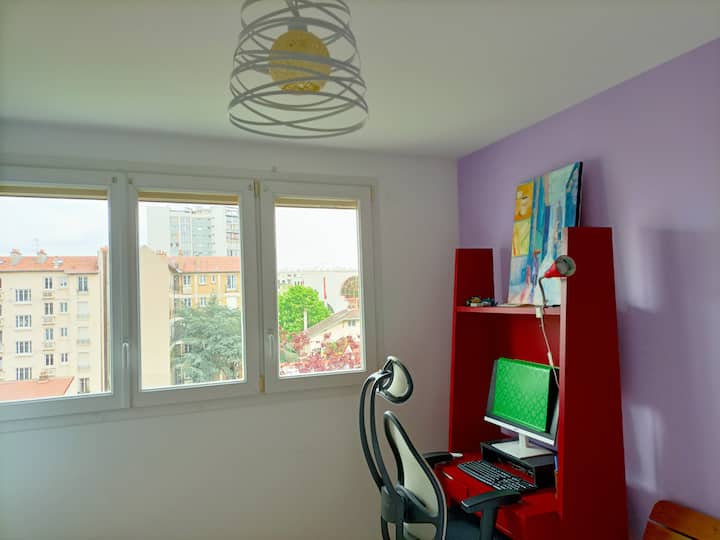 Chambre Parentale Vue Jardin Et Salle D'eau Privée - Châtillon