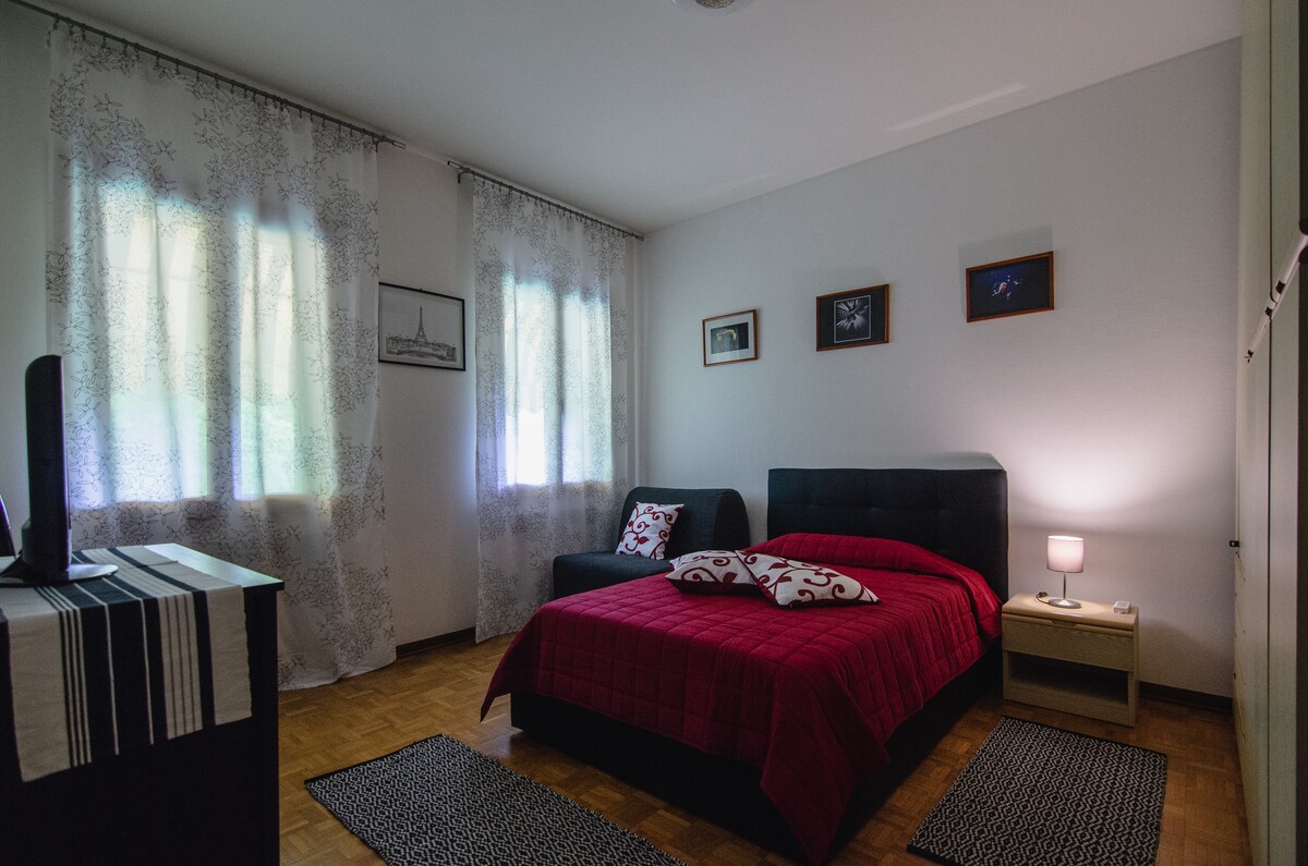 غرفة النوم 2