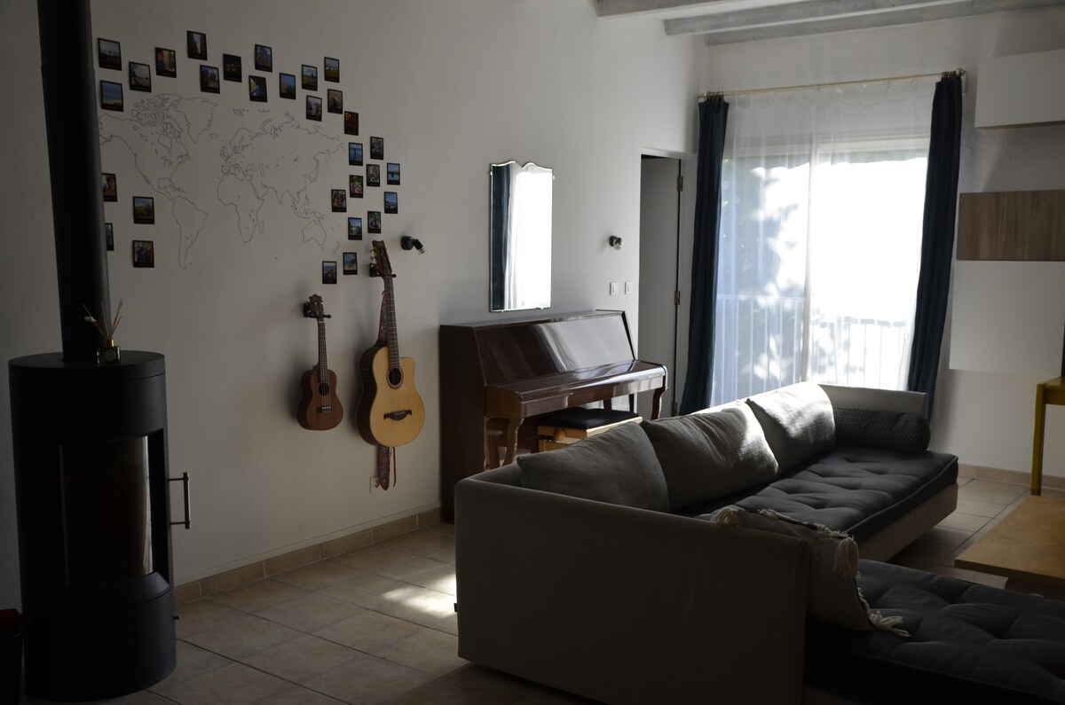 Top Airbnb: House in the city center with pool in Forcalquier